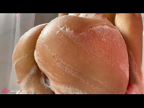 ❤️ Brunette شاور میں شدید orgasm کے لئے وائبریٹر کے ساتھ بلی میں مشت زنی کرتی ہے۔ ❤️ ہم پر ❌️❤